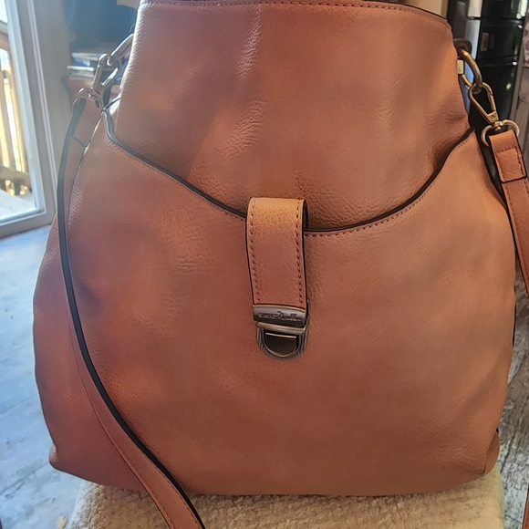 Handbags - Elegant Tan Leather Women's Bag